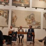 sala a gemona con affreschi