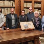 foto di gruppo in biblioteca guarneriana sez antica